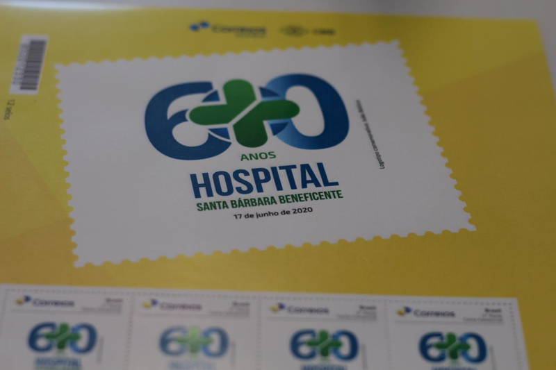 Hospital Santa Bárbara Beneficente recebe selo comemorativo aos 60 anos da instituição 